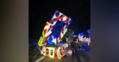 Kierowca Kii uderzył w pojazd zabezpieczający roboty na S8